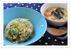 シャキシャキレタス炒飯、海苔とトマトのスープ